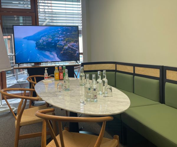 Plaza Cubes DE Meeting Room Steffi Graf