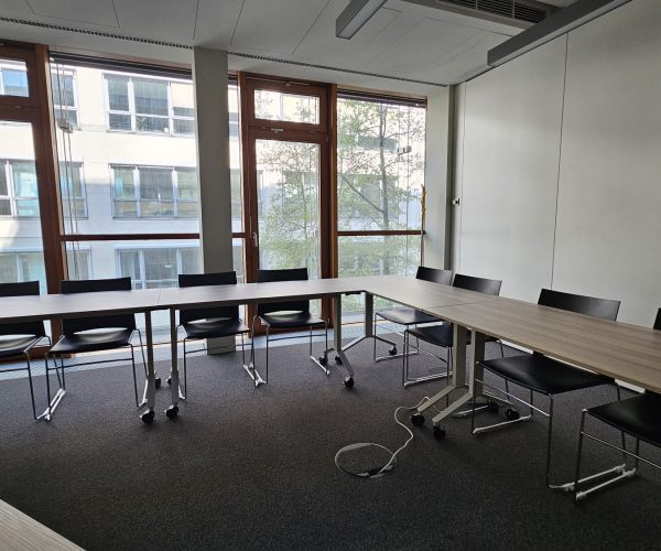 Plaza Cubes DE Meeting Room Andy Warhol